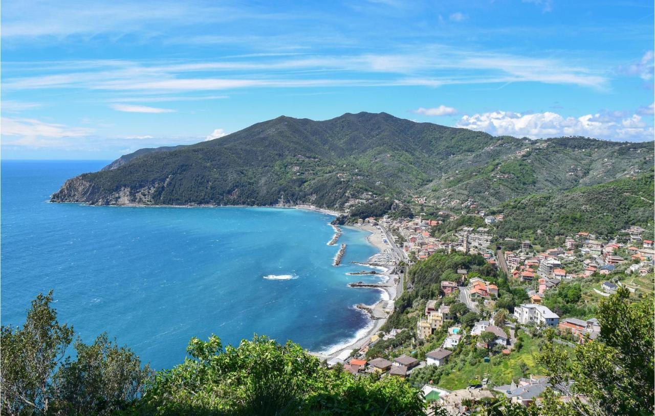 2 Bedroom Stunning Apartment In Moneglia Exterior photo