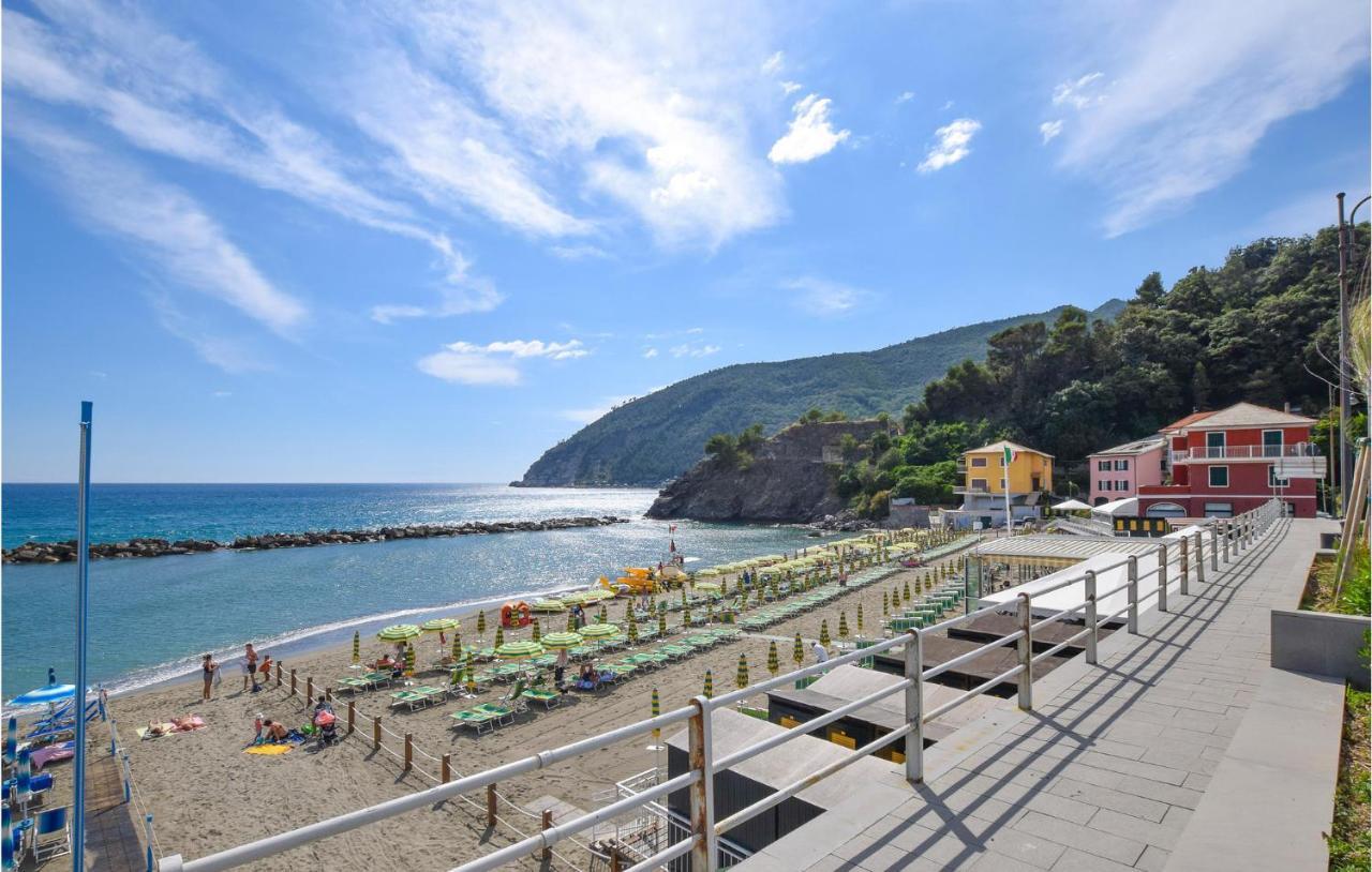 2 Bedroom Stunning Apartment In Moneglia Exterior photo