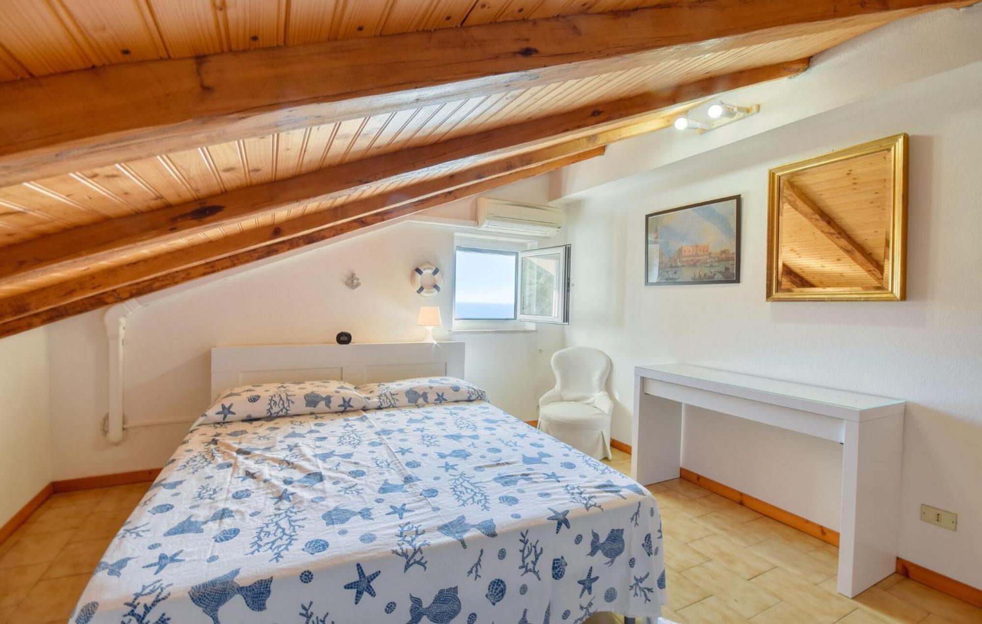 2 Bedroom Stunning Apartment In Moneglia Exterior photo