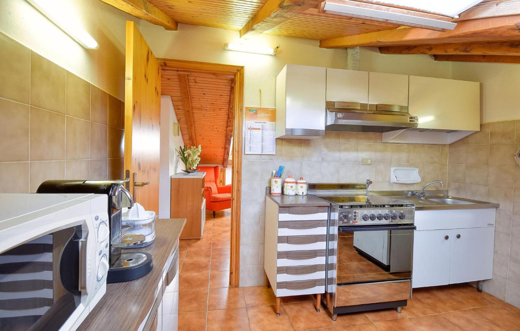 2 Bedroom Stunning Apartment In Moneglia Exterior photo